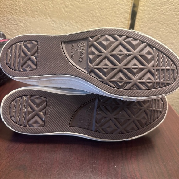 Converse High-Top Sneakers with Floral Pattern - Picture 12 of 12